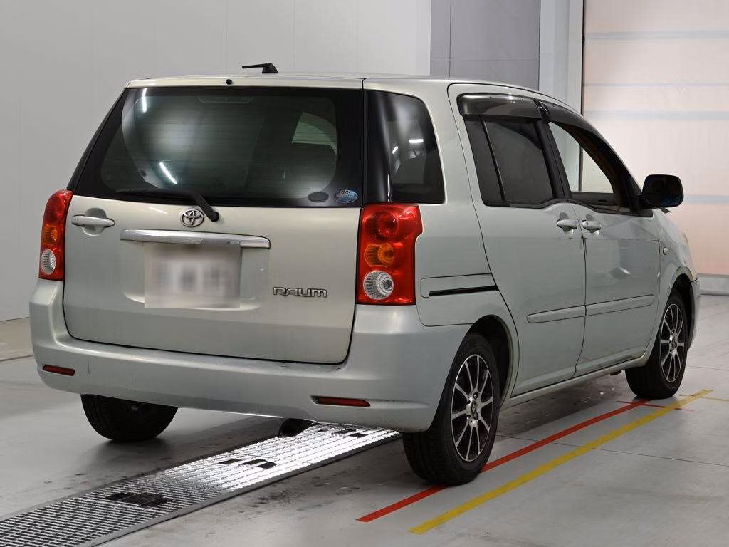 TOYOTA RAUM