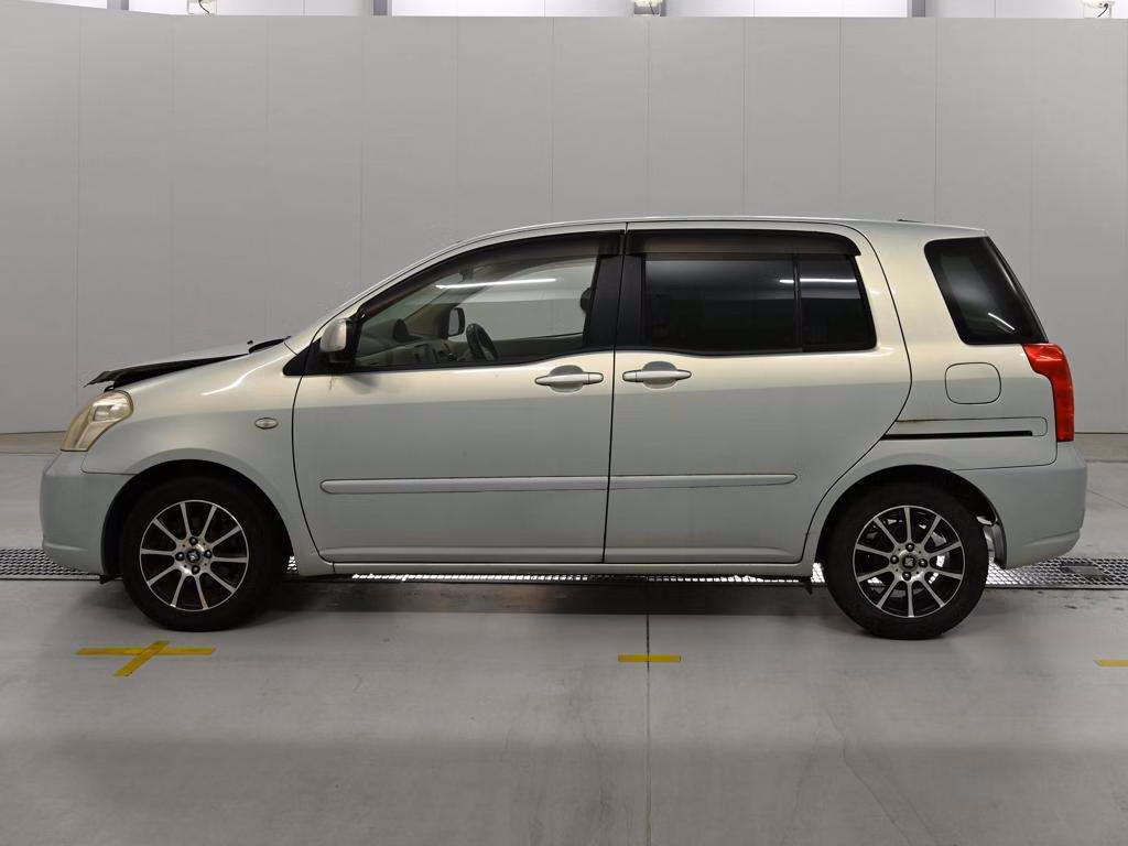 TOYOTA RAUM
