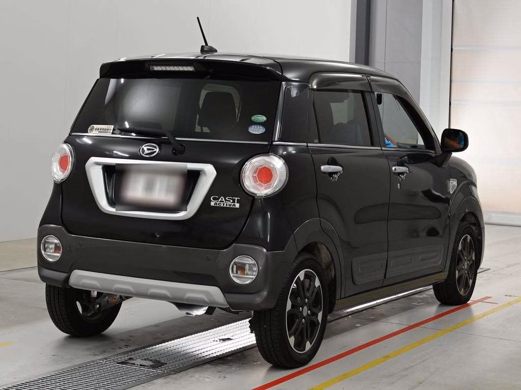 DAIHATSU CAST