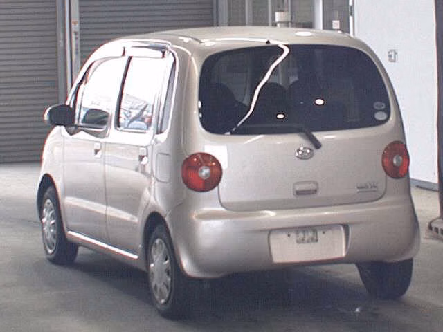 DAIHATSU MOVE LATTE