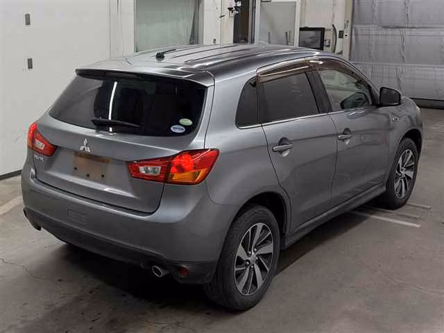 MITSUBISHI RVR