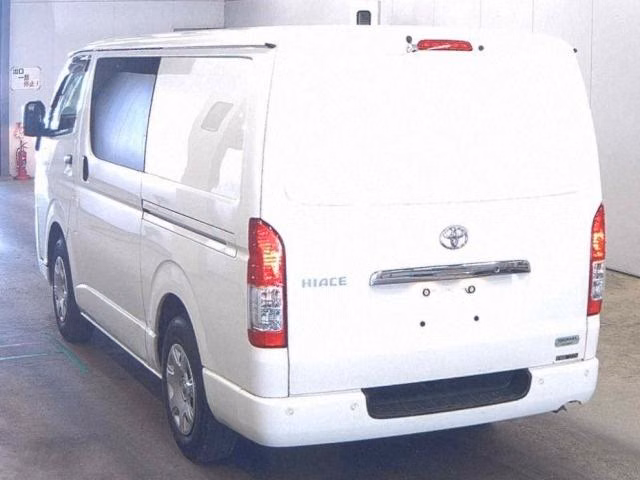 TOYOTA REGIUS ACE