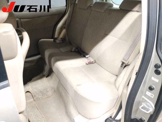 TOYOTA RAUM