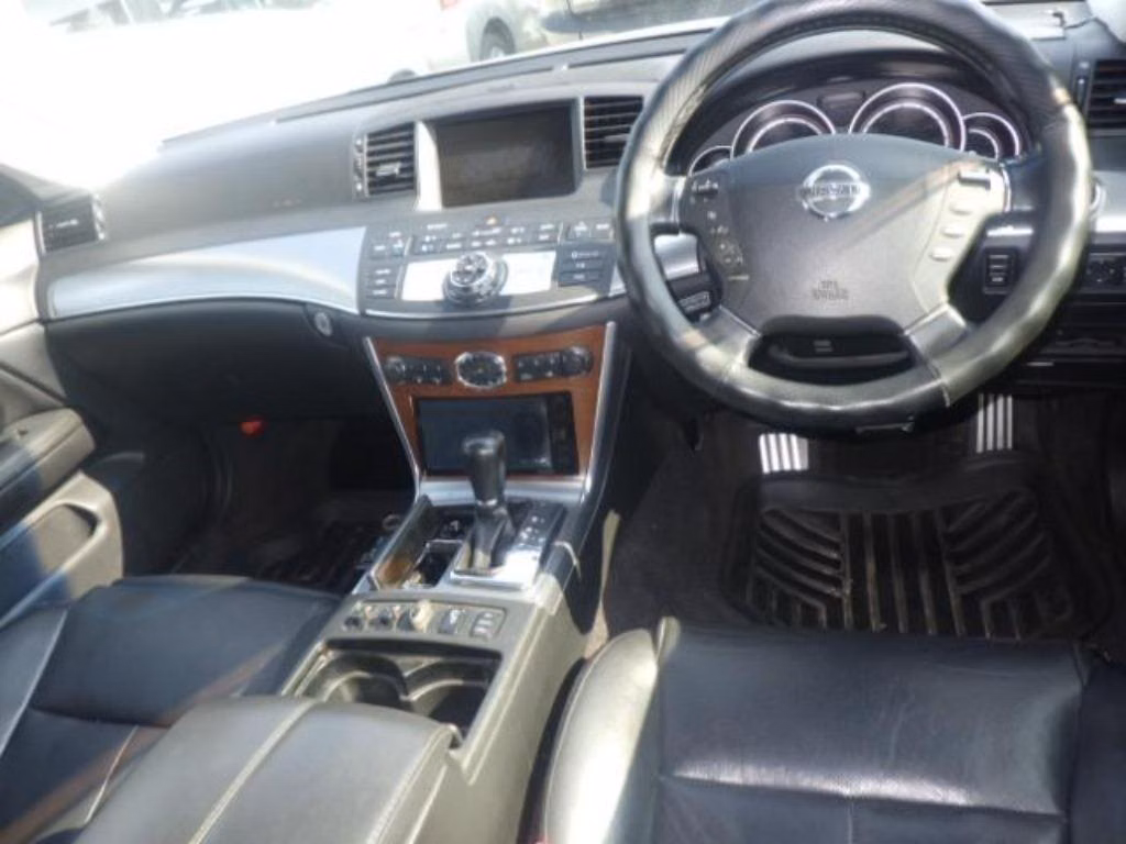 NISSAN FUGA