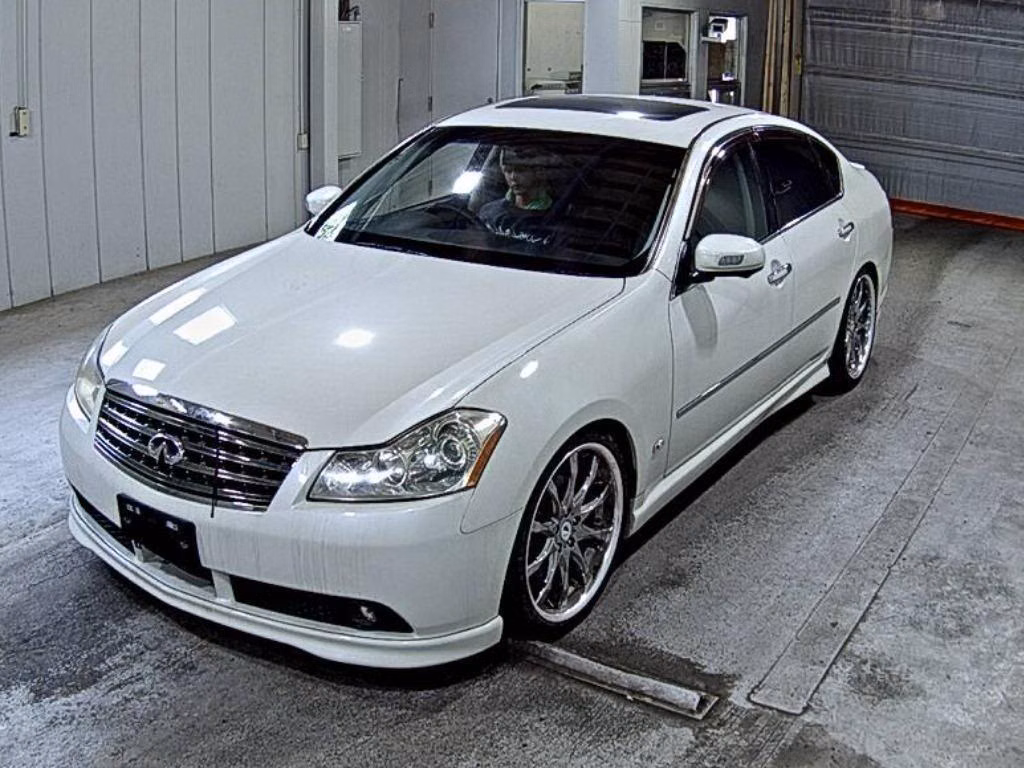 NISSAN FUGA