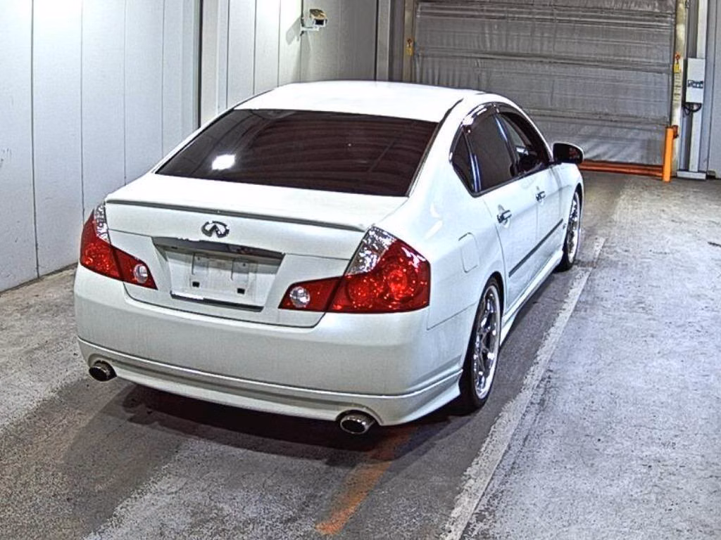 NISSAN FUGA