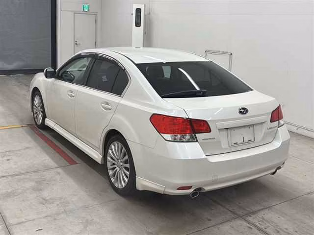 SUBARU LEGACY B4