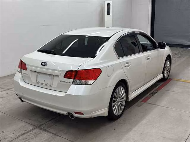SUBARU LEGACY B4