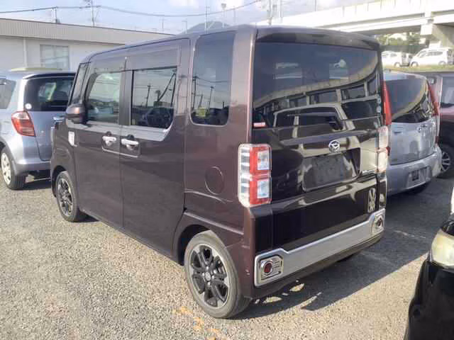 DAIHATSU WAKE