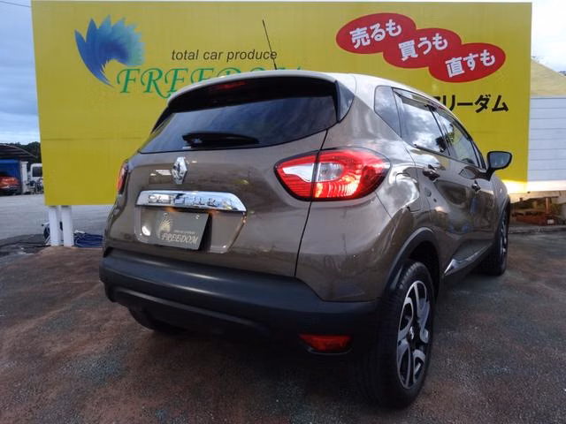 RENAULT CAPTUR