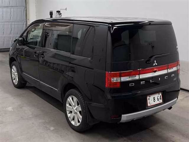MITSUBISHI DELICA D:5