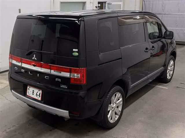 MITSUBISHI DELICA D:5