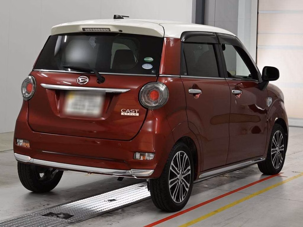 DAIHATSU CAST