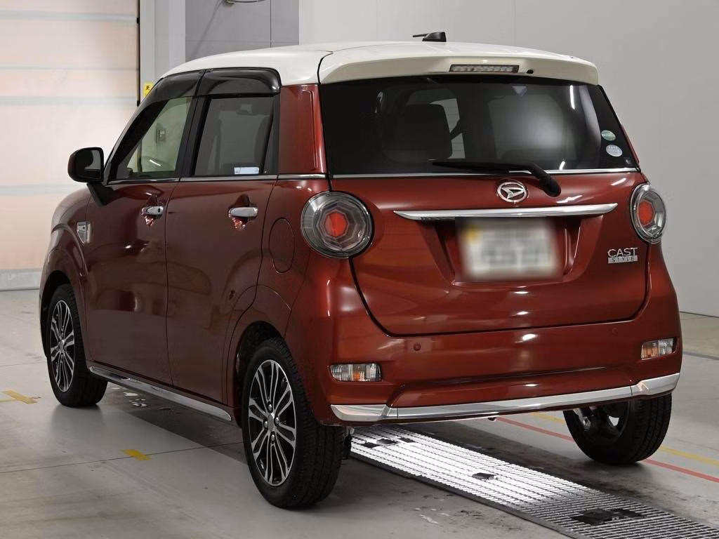 DAIHATSU CAST