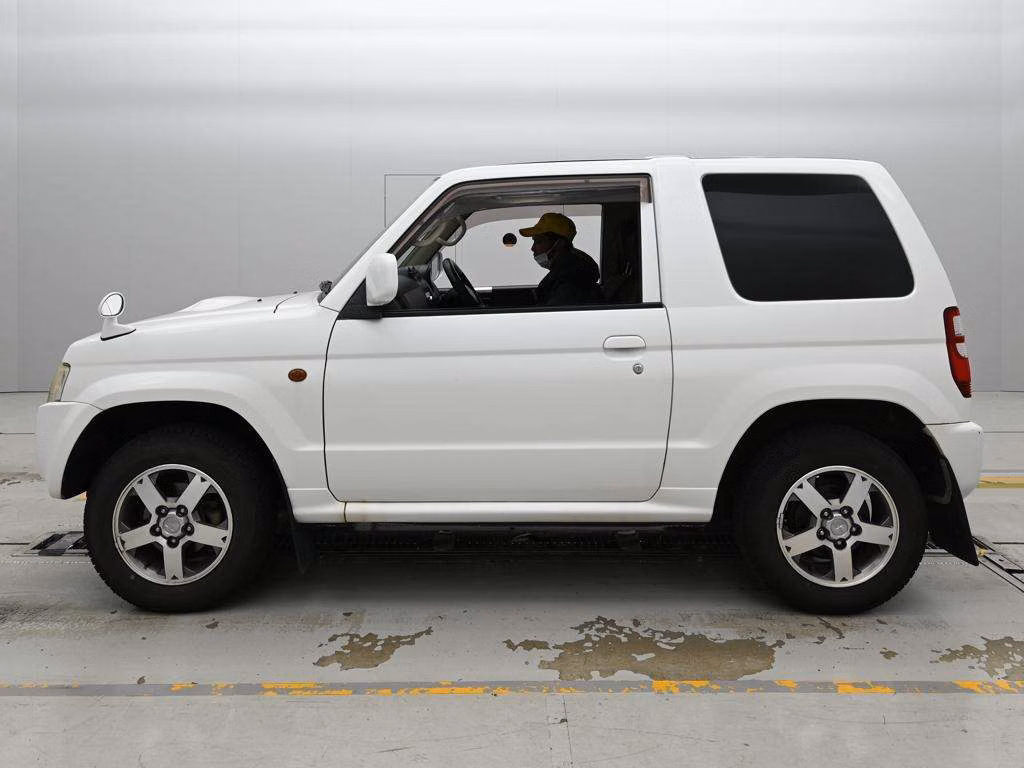 MITSUBISHI PAJERO MINI