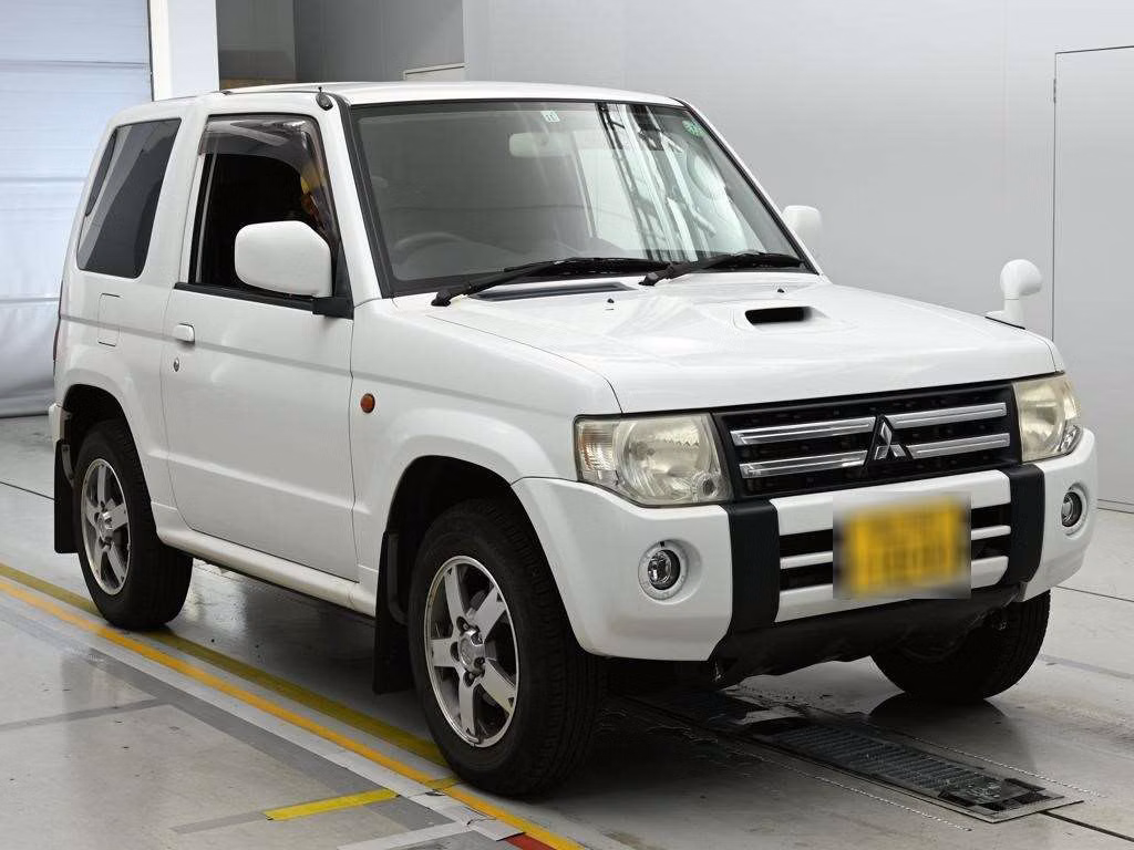 MITSUBISHI PAJERO MINI