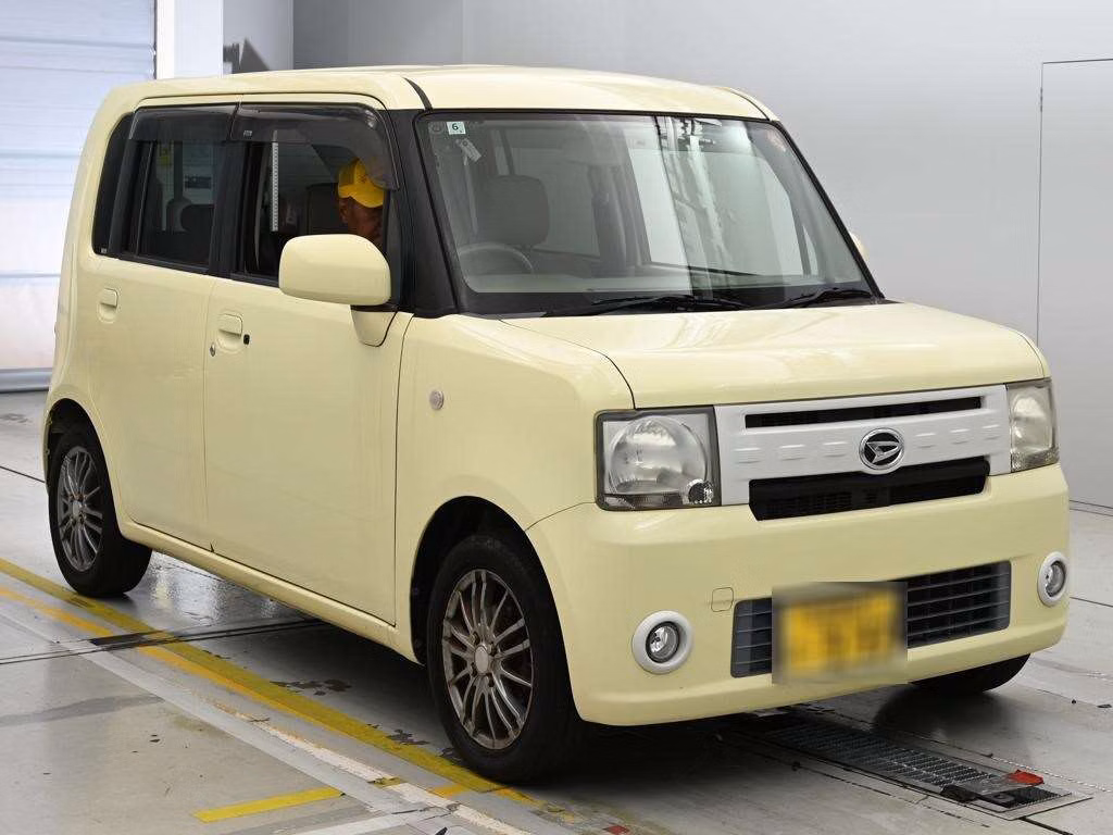 DAIHATSU MOVE CONTE