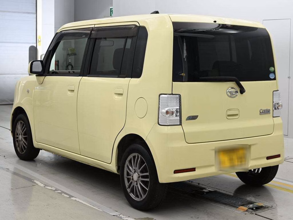 DAIHATSU MOVE CONTE