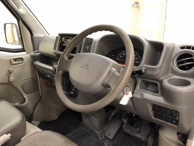 MITSUBISHI MINICAB