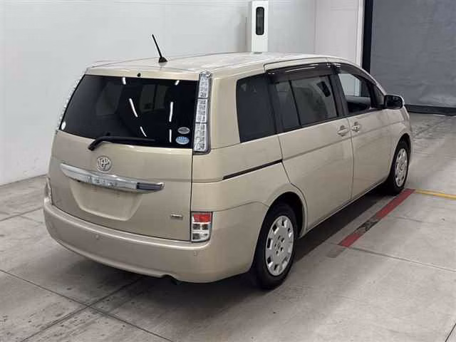 TOYOTA ISIS