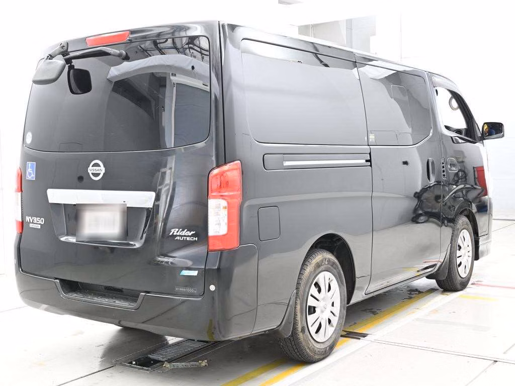 NISSAN NV350 CARAVAN