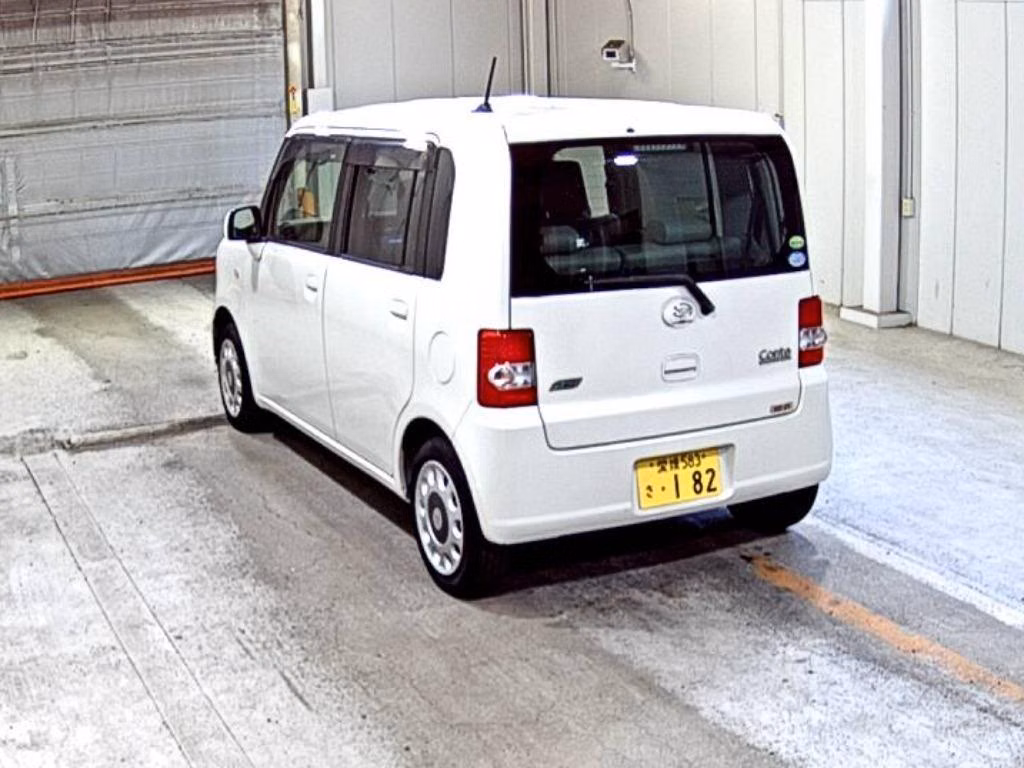 DAIHATSU MOVE CONTE