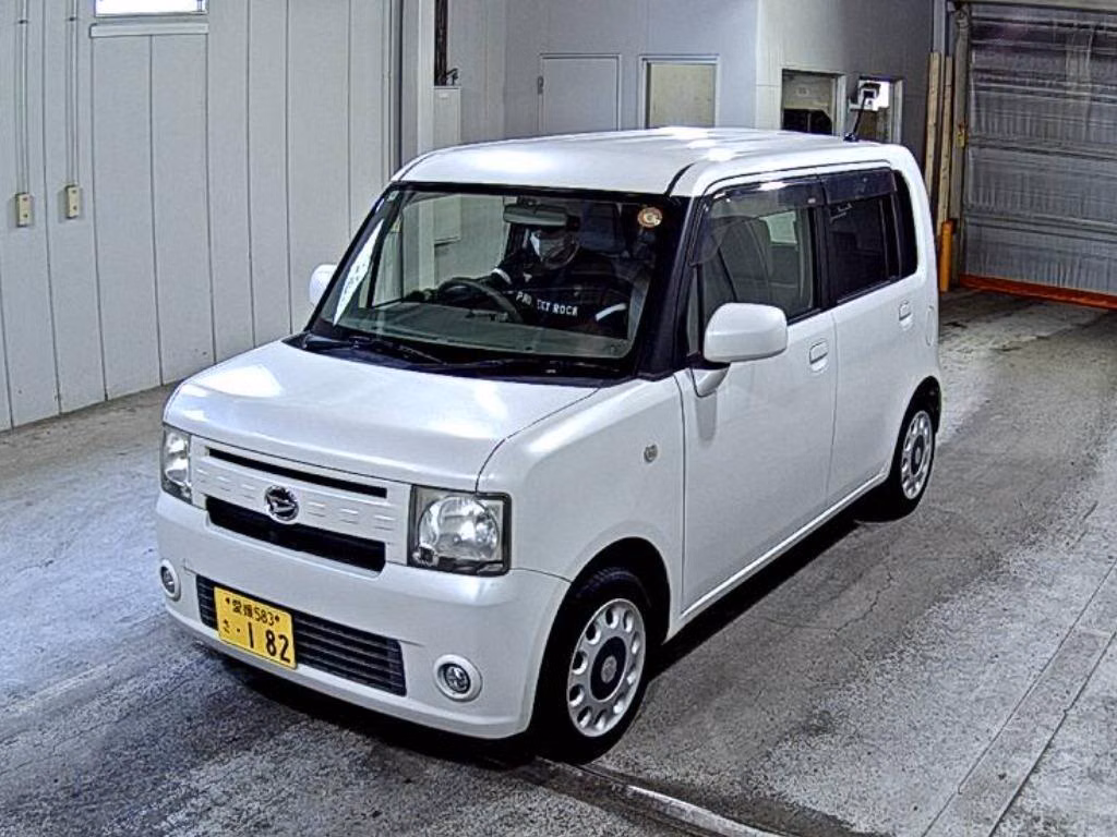 DAIHATSU MOVE CONTE