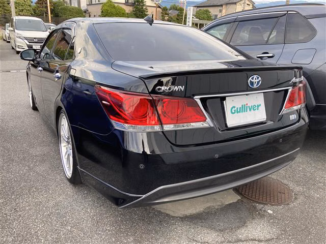 TOYOTA CROWN