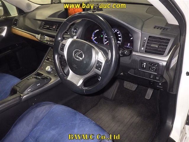 LEXUS CT200H