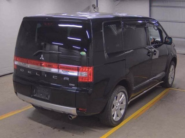 MITSUBISHI DELICA D:5