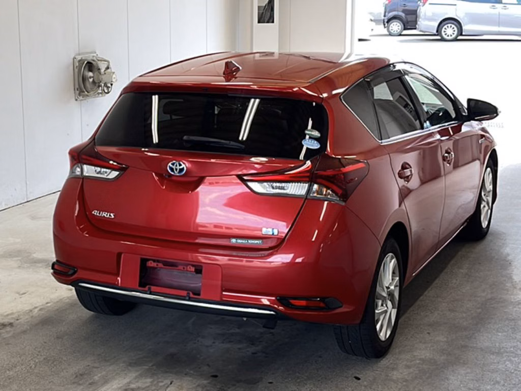 TOYOTA AURIS
