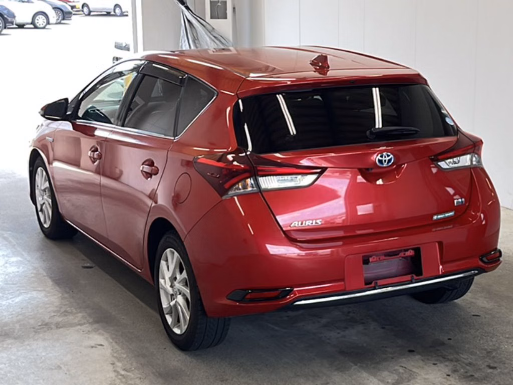 TOYOTA AURIS