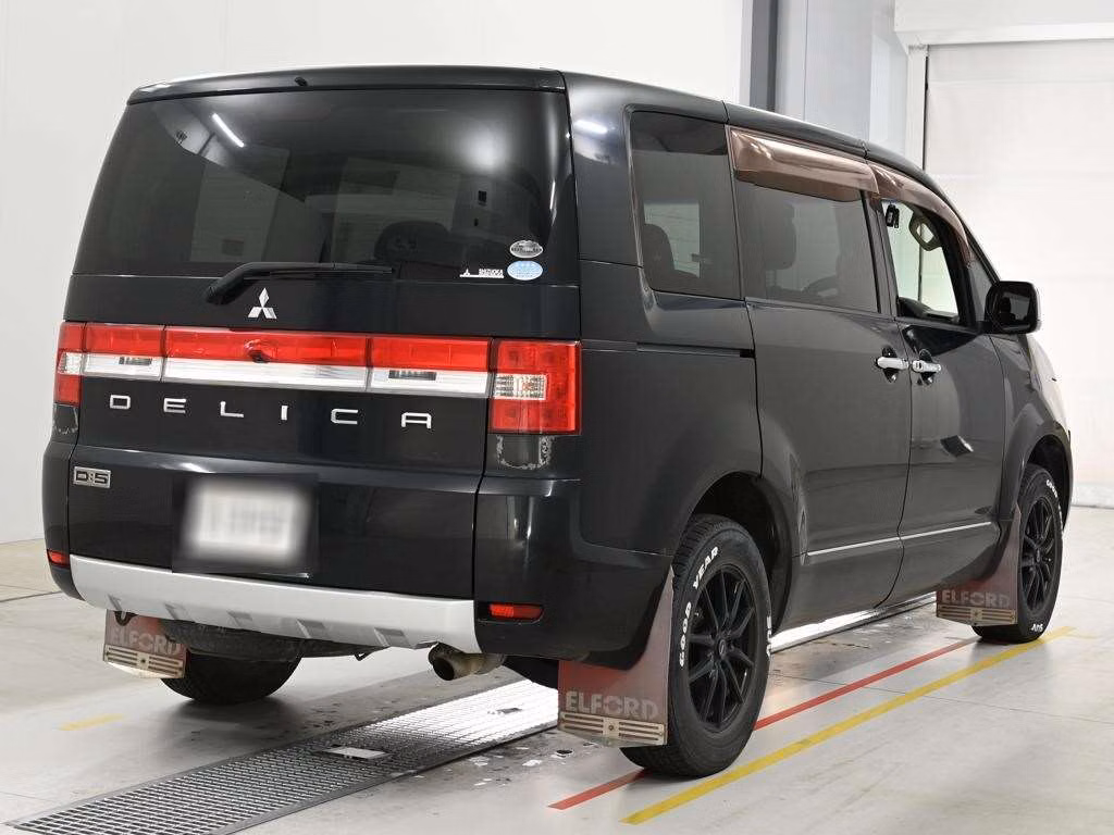 MITSUBISHI DELICA D:5