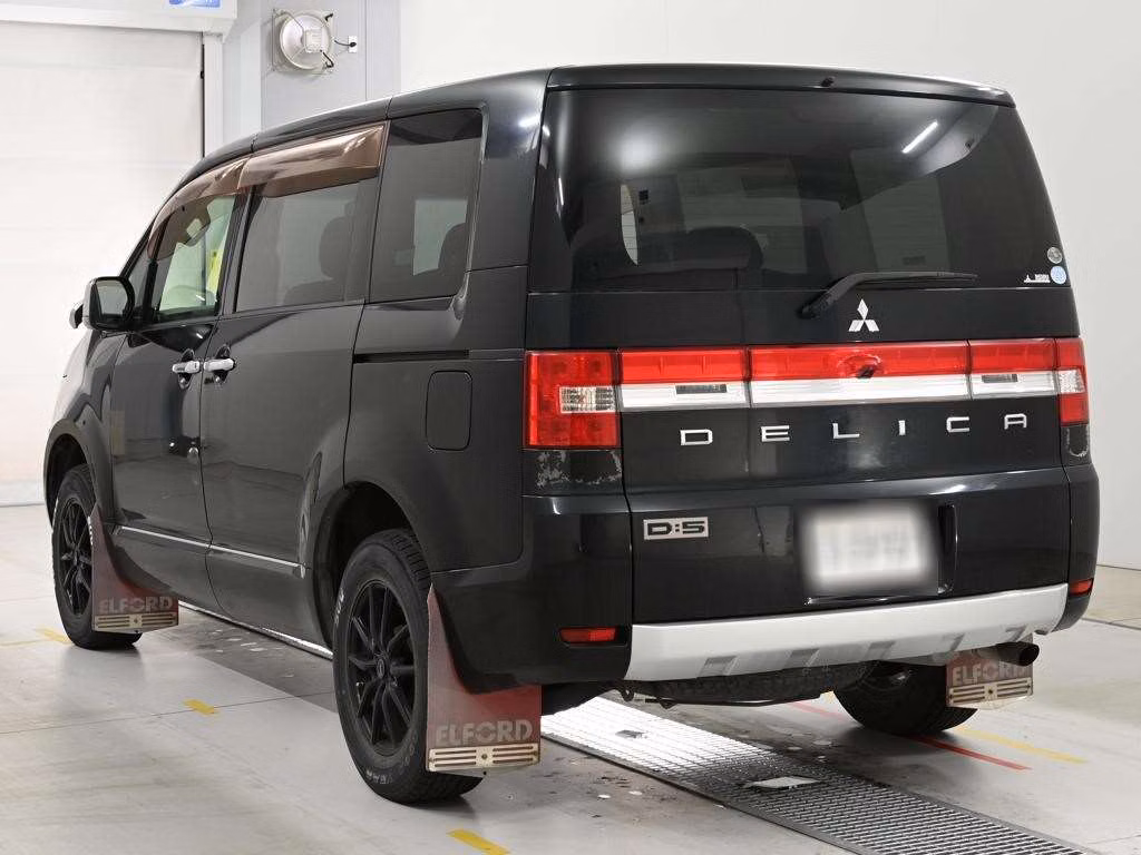 MITSUBISHI DELICA D:5