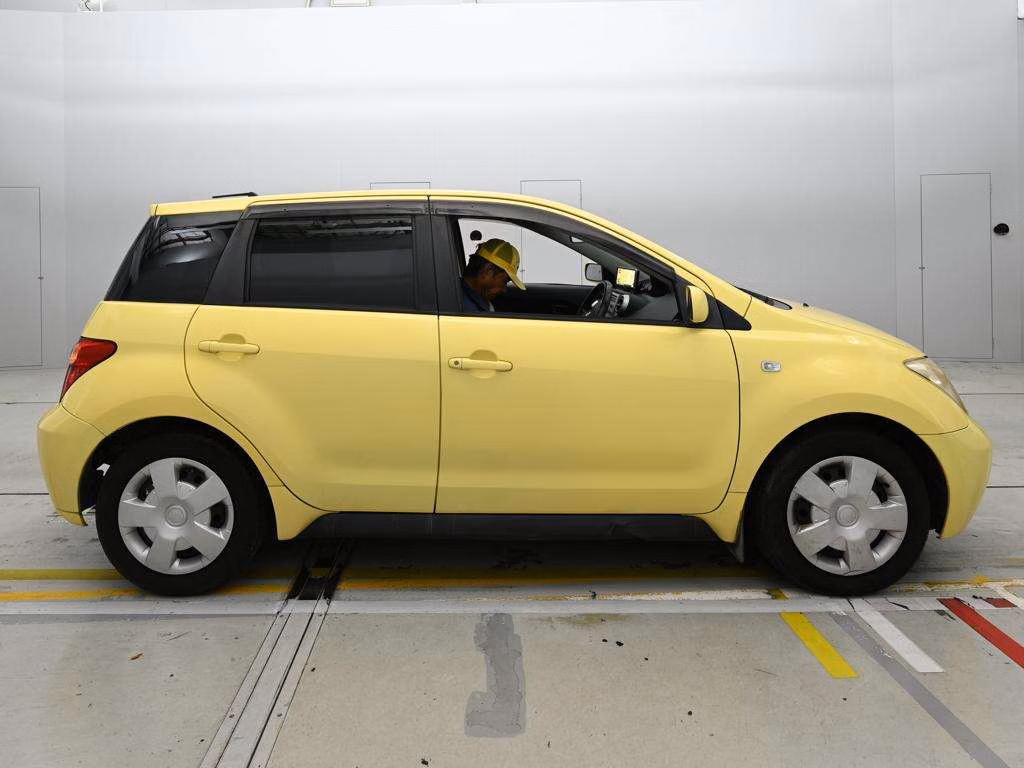 TOYOTA IST