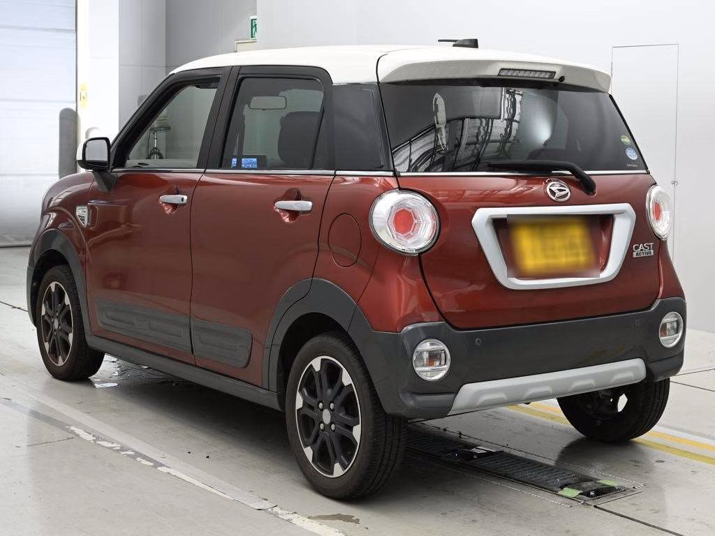 DAIHATSU CAST