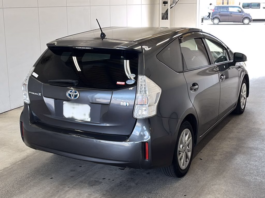 TOYOTA PRIUS ALPHA