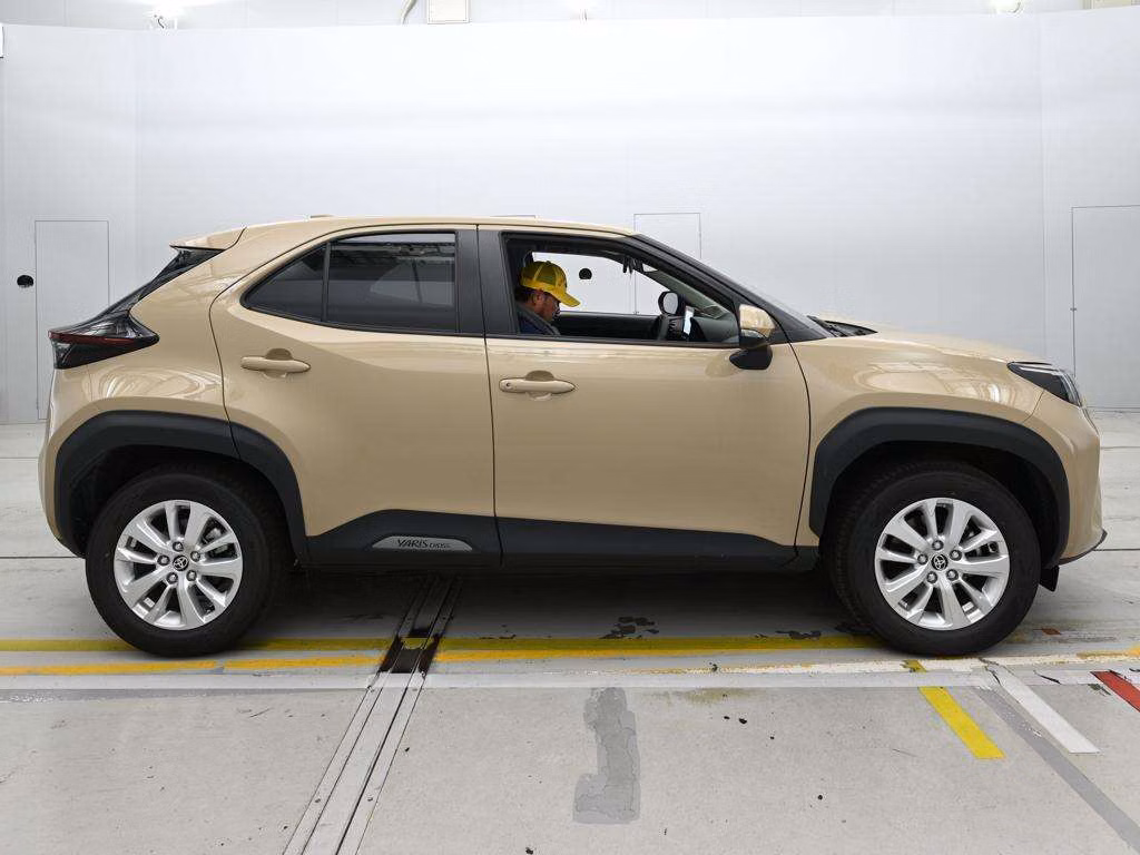 TOYOTA YARIS CROSS