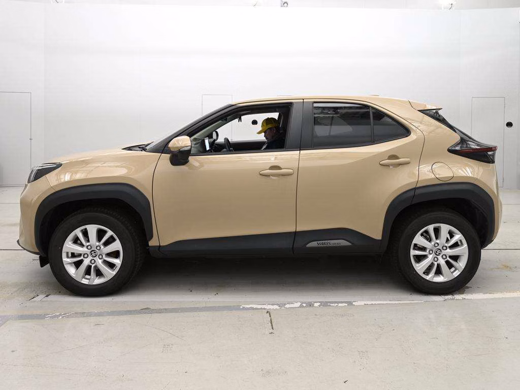 TOYOTA YARIS CROSS