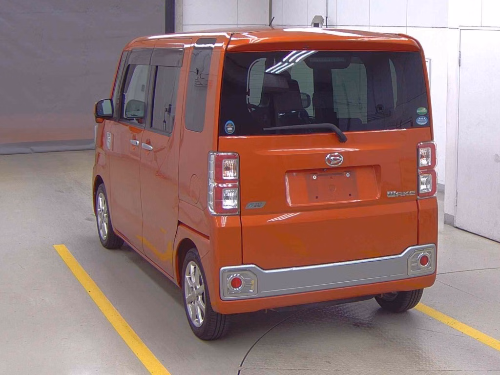 DAIHATSU WAKE