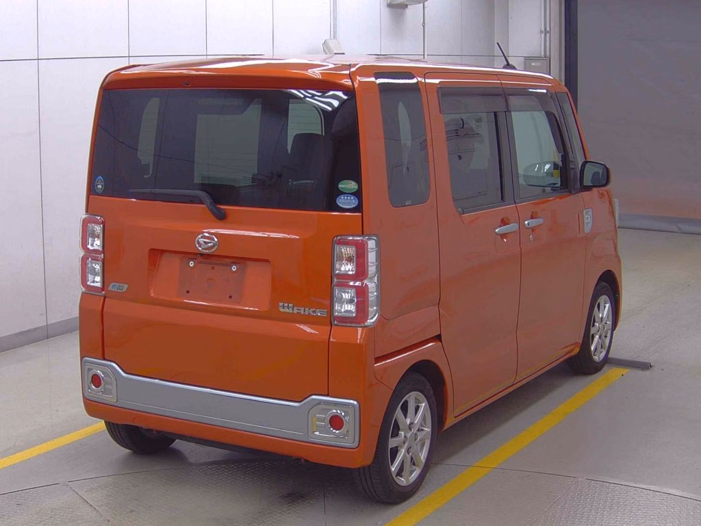DAIHATSU WAKE