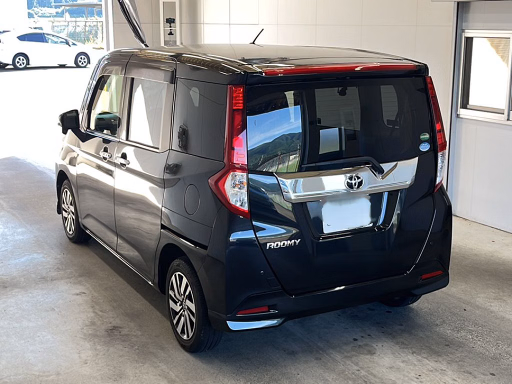 TOYOTA ROOMY