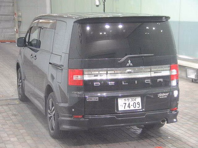 MITSUBISHI DELICA D:5