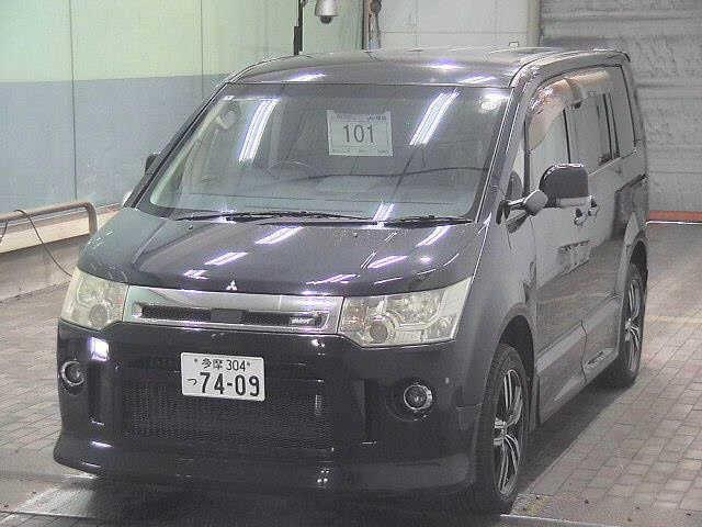MITSUBISHI DELICA D:5