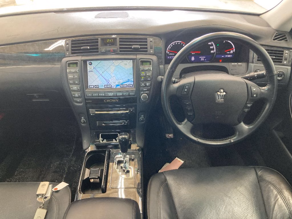 TOYOTA CROWN