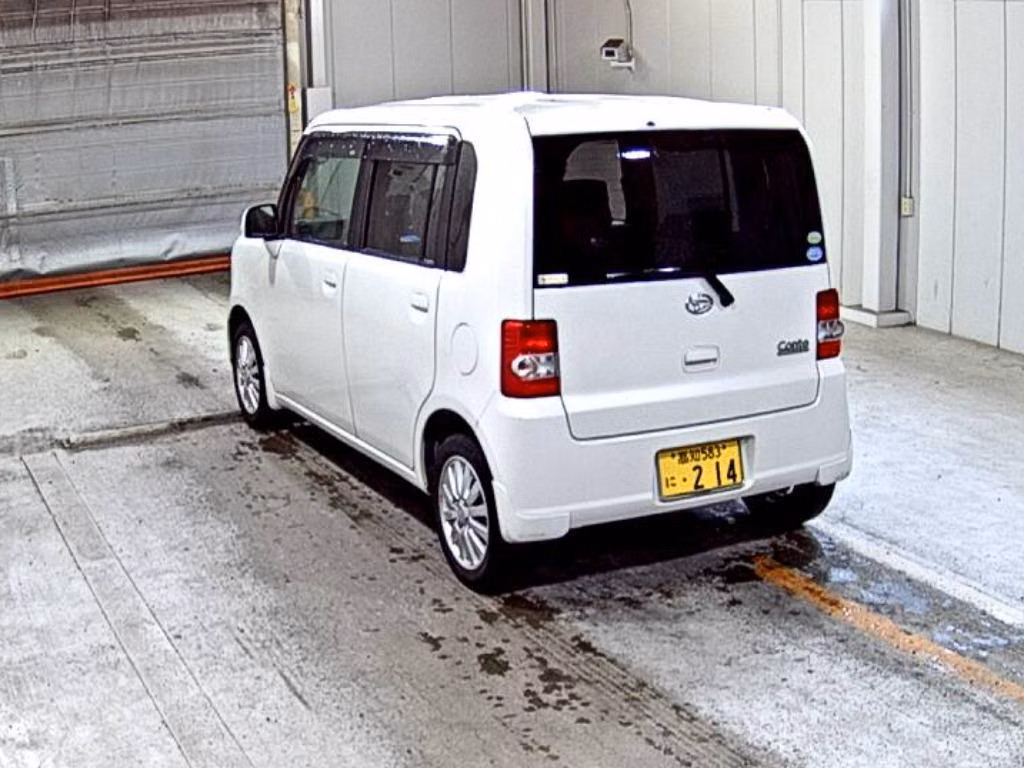 DAIHATSU MOVE CONTE