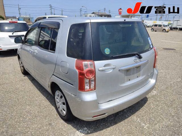 TOYOTA RAUM