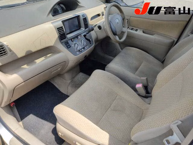 TOYOTA RAUM