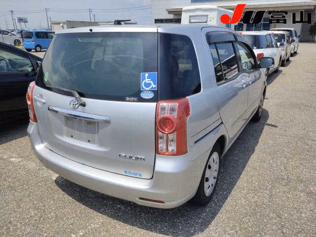 TOYOTA RAUM
