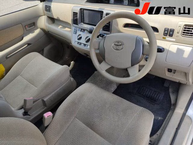 TOYOTA RAUM